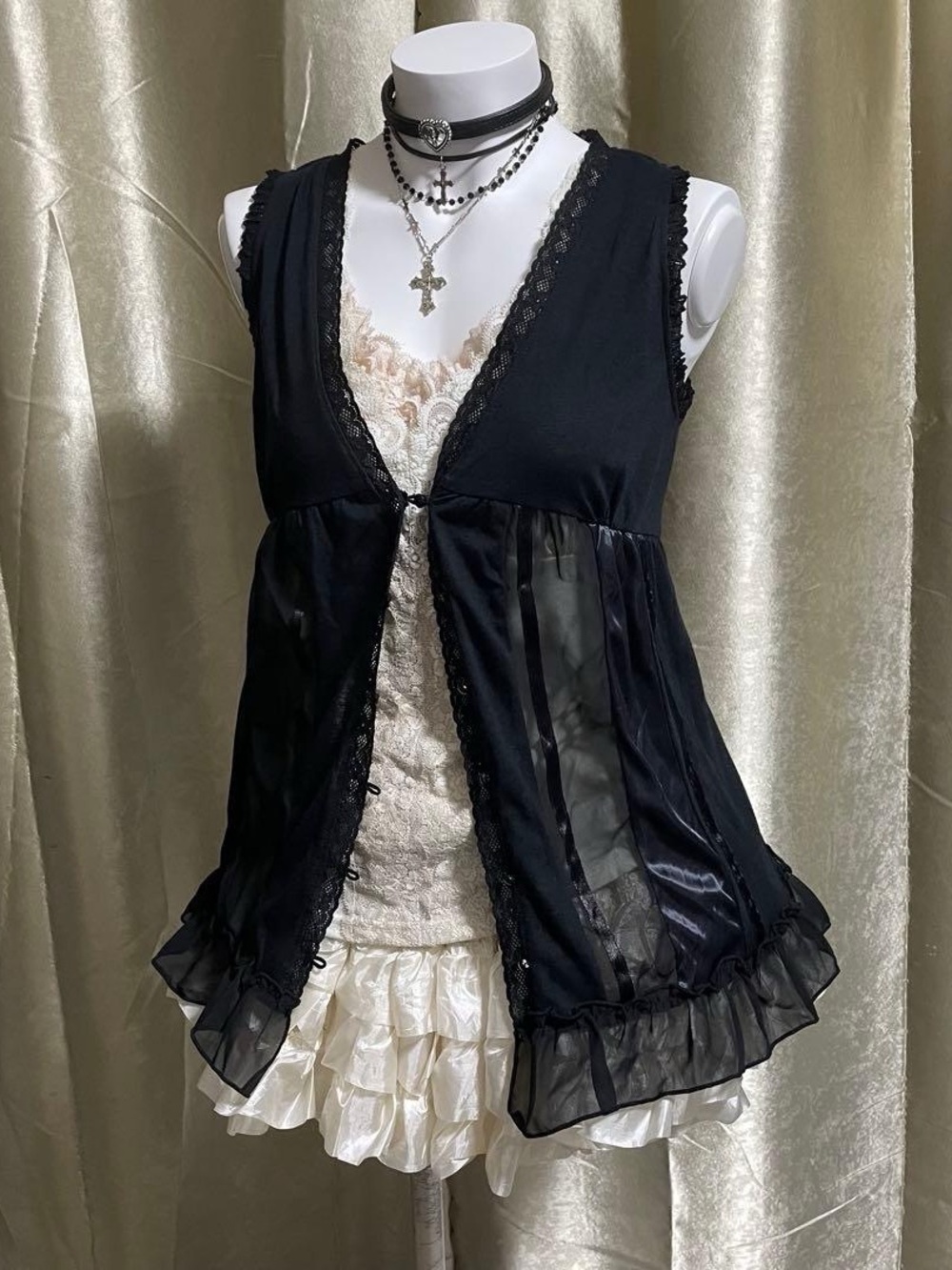 moving sale 💕 - j-fashion black lace and satin layering vest tunic top